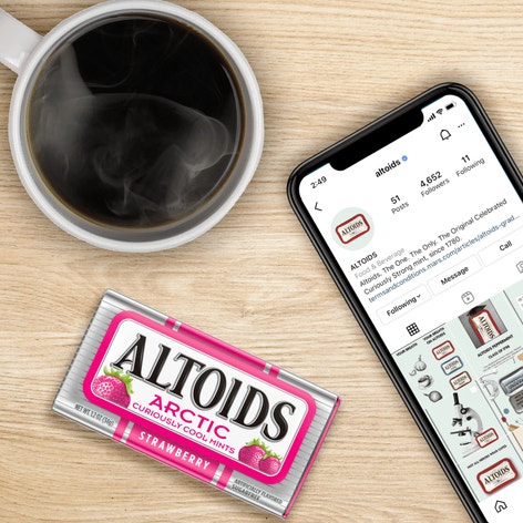 ALTOIDS Arctic Strawberry Sugarfree Mints Single Pack, 1.2 oz